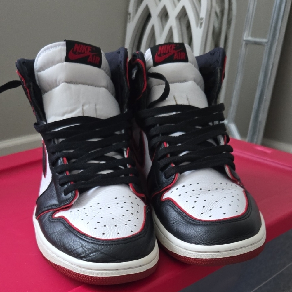 2019Air Jordan 1 Retro High OG 'Bloodline'